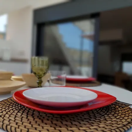 Cosy Terrace House - Design, Comfort, Micro-pool, Location In Ferienhaus Olhão