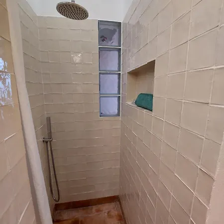 Vakantiehuis Cosy Terrace House - Design, Comfort, Micro-pool, Location In